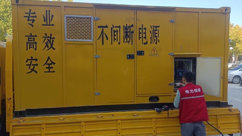 襄城柴油发电机组和UPS电源配合使用时，如何避免切换过程中的电力中断？